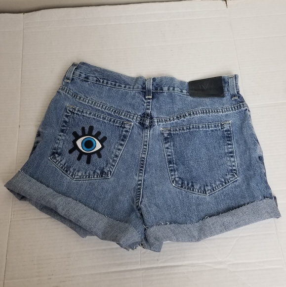 Pants - Eye patch high waisted deni mom shorts